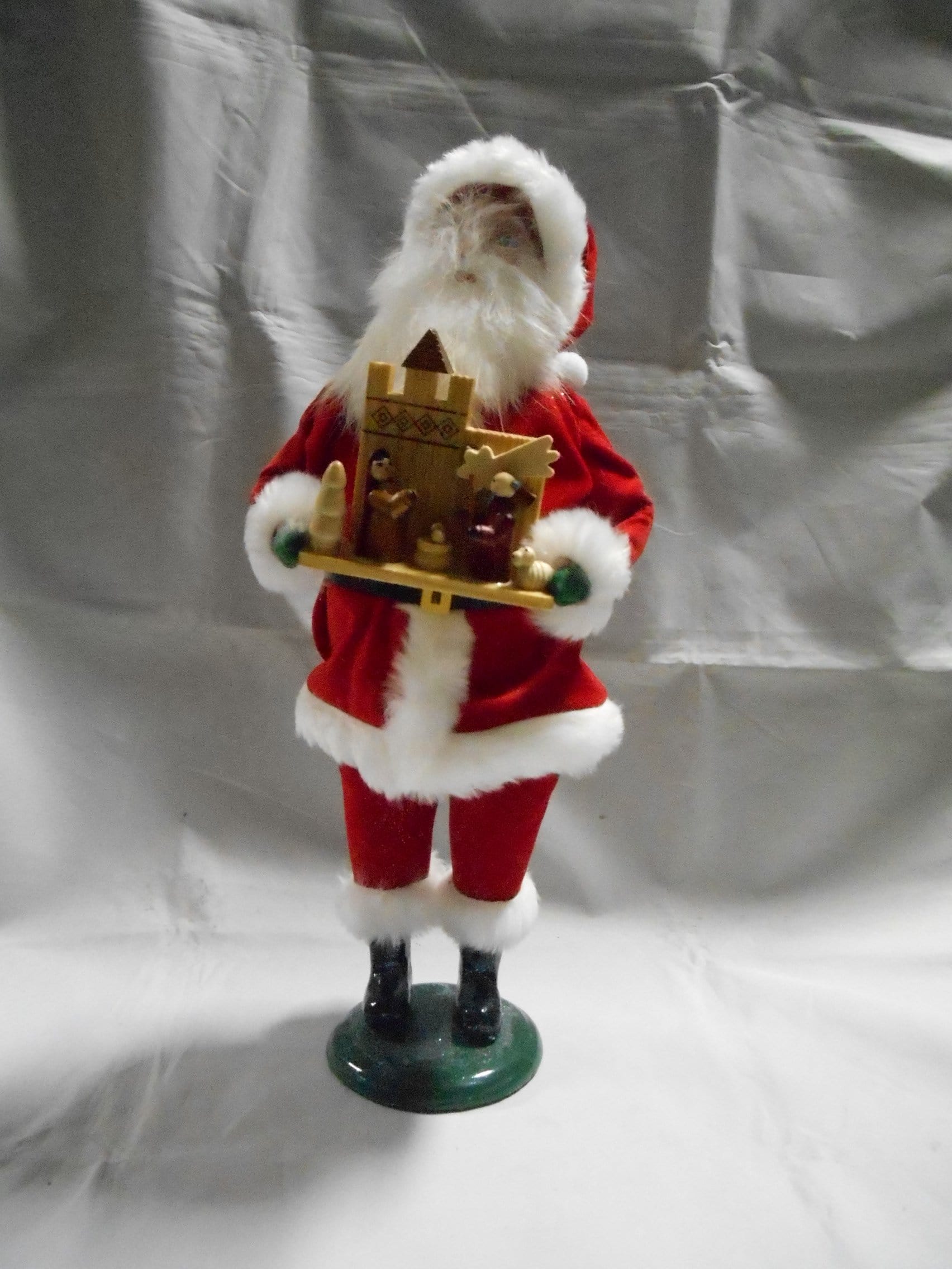 Byers Choice Carolers Decorating Red Velvet Mrs. Claus #ZMS232W NEW CLEARANCE